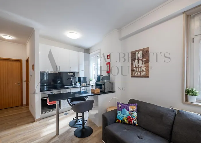 Alberti's House شقة